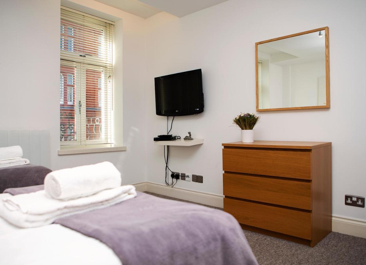 Apt 3, Trafalgar Sq Duplex, 3Rd & 4Th Floor By Indigo Flats Londra Dış mekan fotoğraf