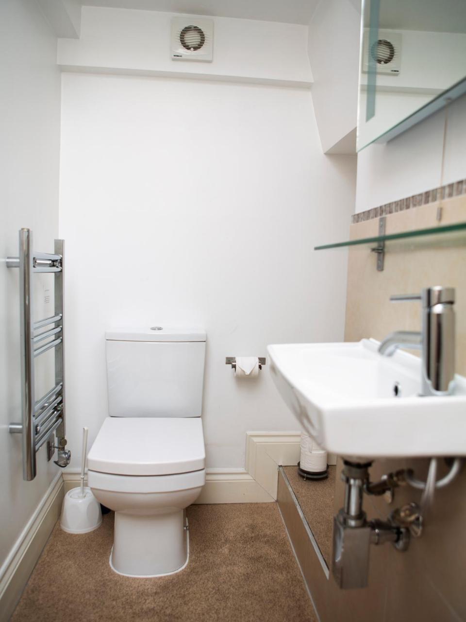 Apt 3, Trafalgar Sq Duplex, 3Rd & 4Th Floor By Indigo Flats Londra Dış mekan fotoğraf