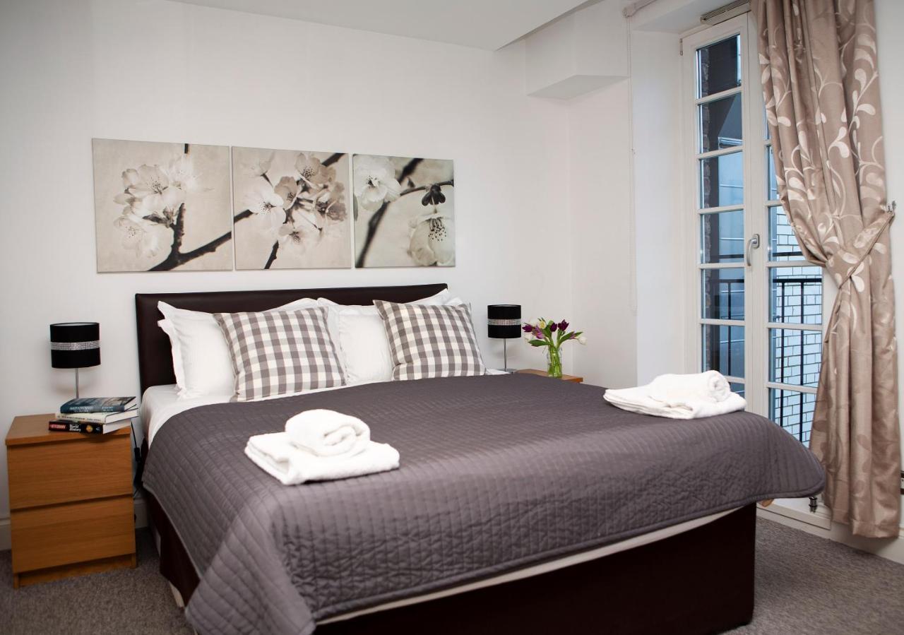 Apt 3, Trafalgar Sq Duplex, 3Rd & 4Th Floor By Indigo Flats Londra Dış mekan fotoğraf