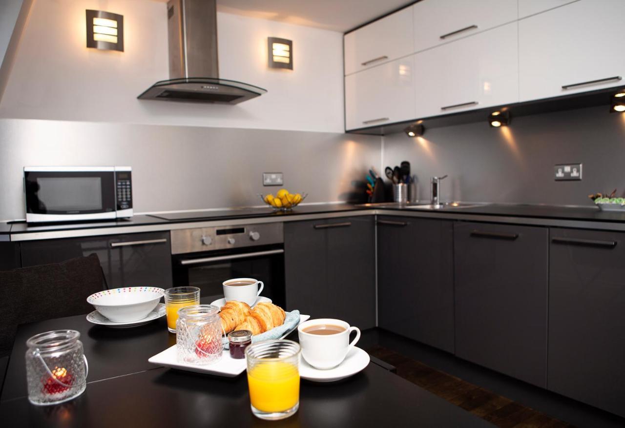 Apt 3, Trafalgar Sq Duplex, 3Rd & 4Th Floor By Indigo Flats Londra Dış mekan fotoğraf